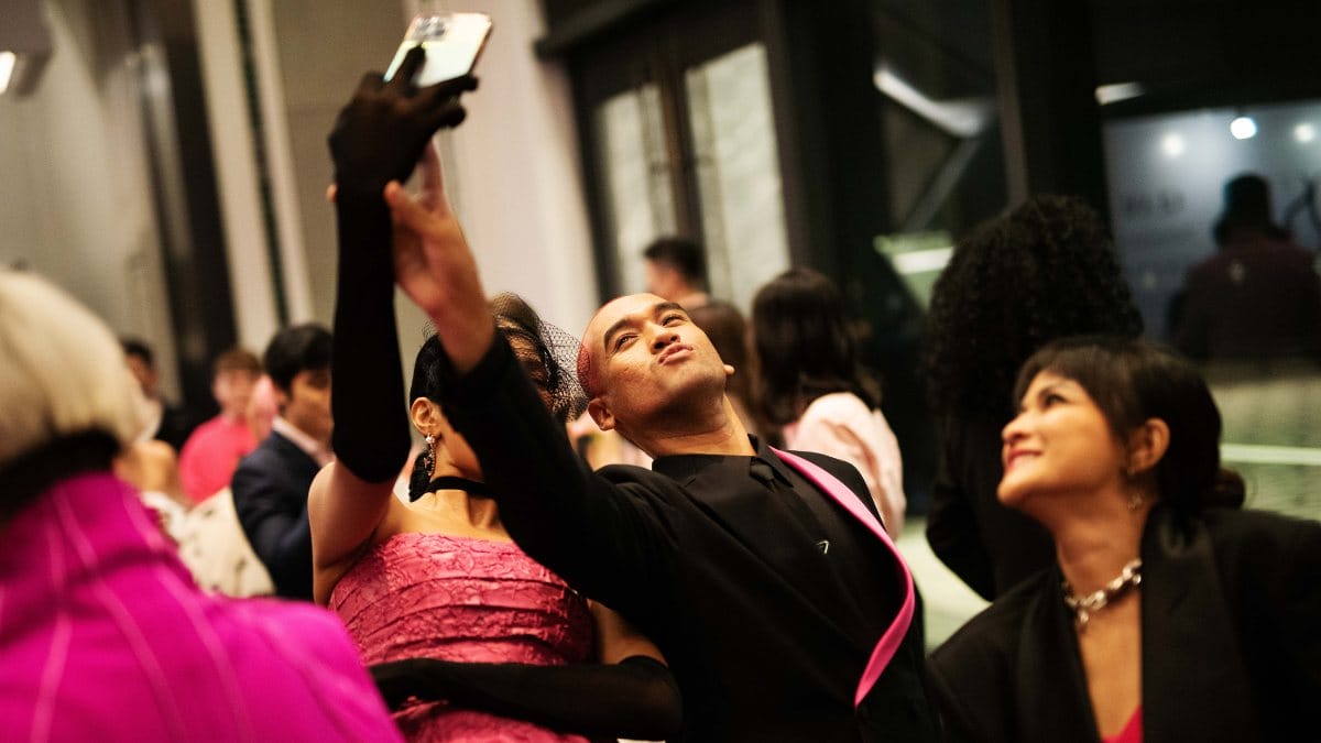 BizofRe-Happening 11 (top)